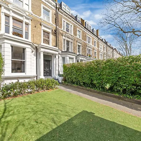 Minimalist Luxe 2Br Designer Retreat In Prime Kensington For 6 Next To Station Harrods Appartement